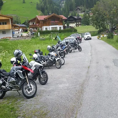 Gasthuis Gasthof Jagawirt - Gastehaus Alpina